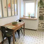 Maison de charme entièrement rénovée avec Wifi à 200m du centre de PERROS-GUIREC Ref 935
